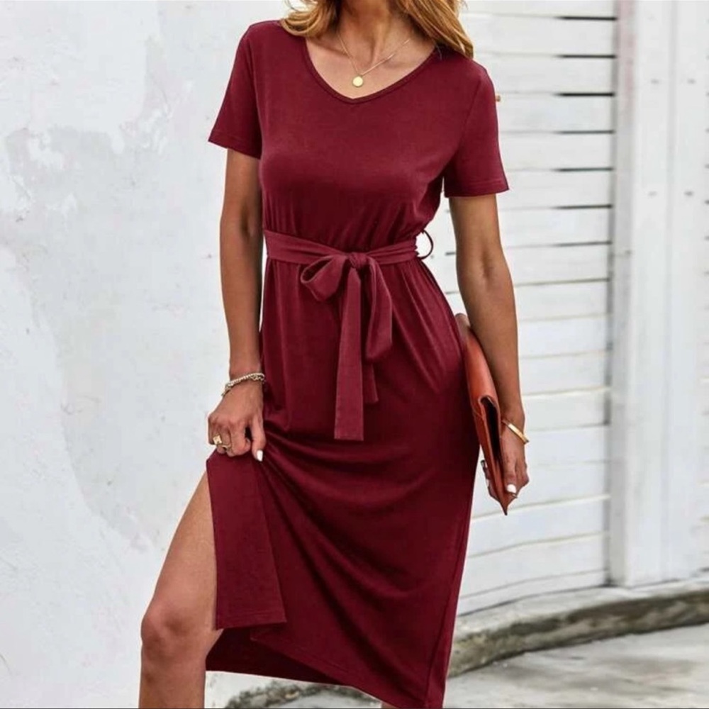 NWT belted side split tee dress